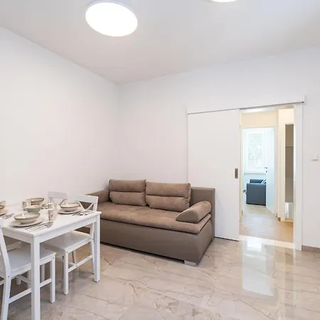 Nikolica - Two Bedroom With Terrace