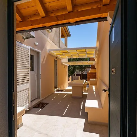 Nikolica - Two Bedroom With Terrace