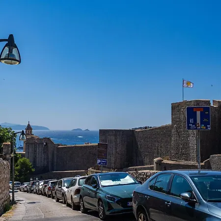 Nikolica - Two Bedroom With Terrace アパート ドゥブロブニク